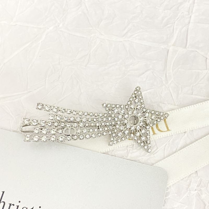 chr1st1an D10r brooches